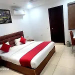 Hotel Shine Inn Couple Friendly Rohini West Metro Station