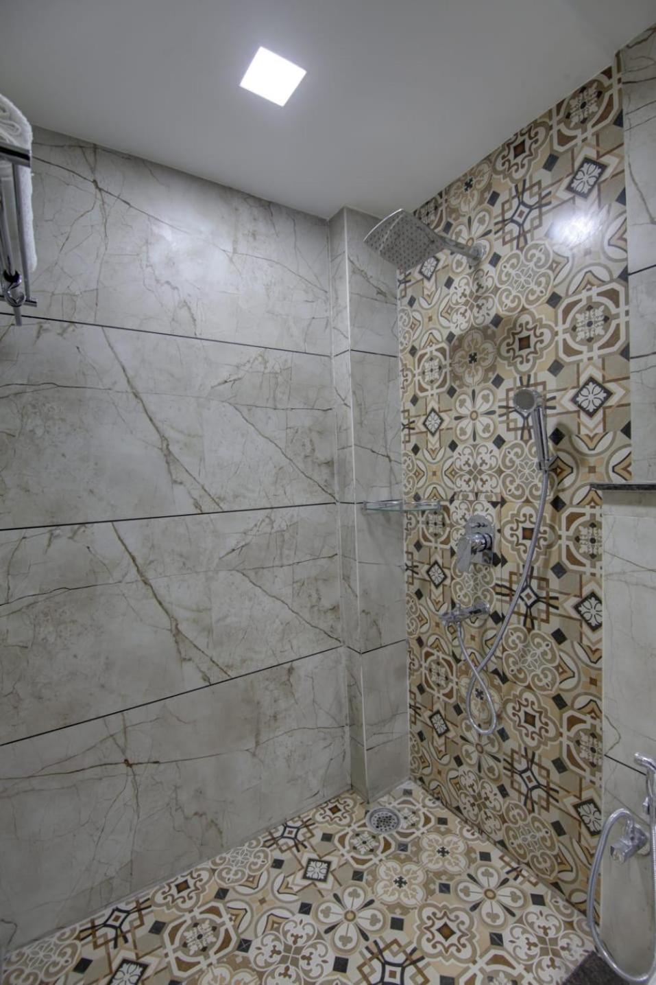 Shine Couple Friendly Rohini West Metro Station Hotel Delhi (National Capital Territory of India)